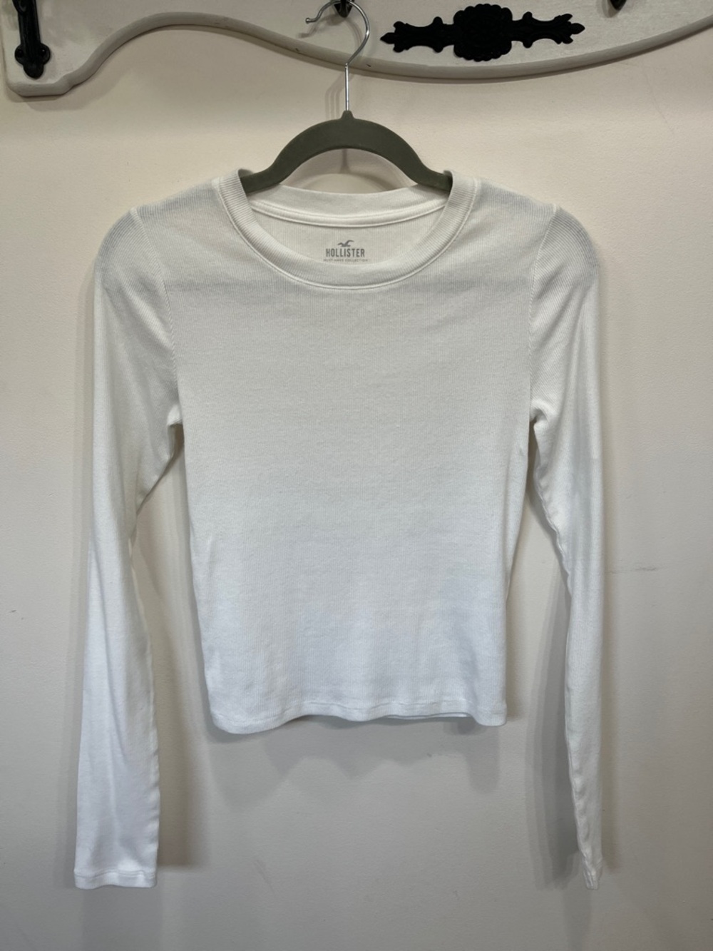 💐5/25$ Hollister White Ribbed Long Sleeve Baby Tee